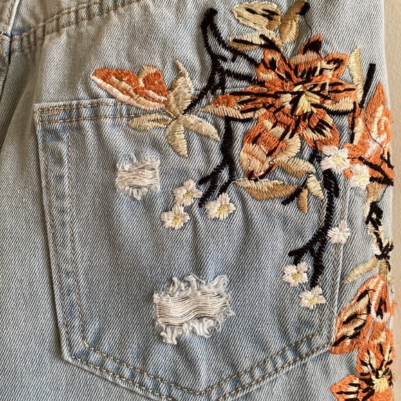 ZAFSI BLINGS Floral Embroidered Mom Jeans - Picture 9 of 10